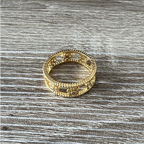 Elegant Gold Flower Ring N1089 - Picture 4 of 5